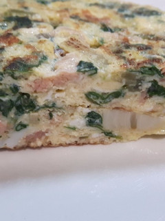 Una foto de Tortilla de acelgas y atún
