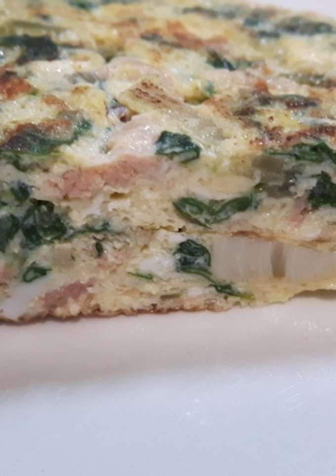 Una foto de Tortilla de acelgas y atún