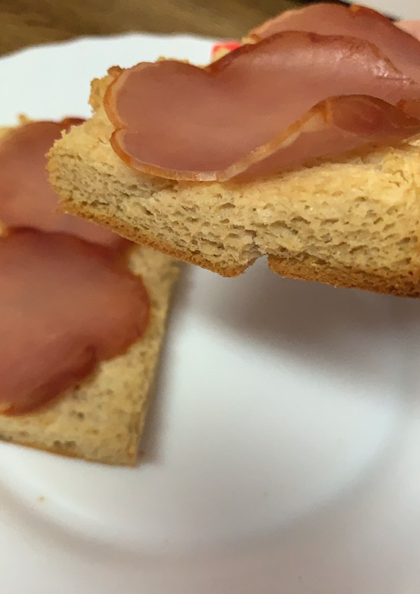 Una foto de Pan (sin hidratos) de atún súper rápido