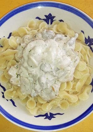 Una foto de Fideos en Salsa de Champiñones, Carne y Crema 🍄🥩🍝