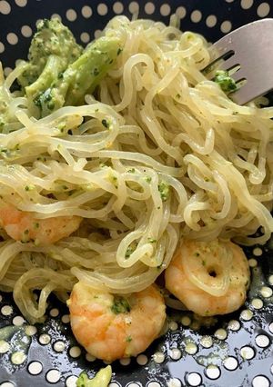 Une photo de Spaghettis de konjac crevettes curry coco