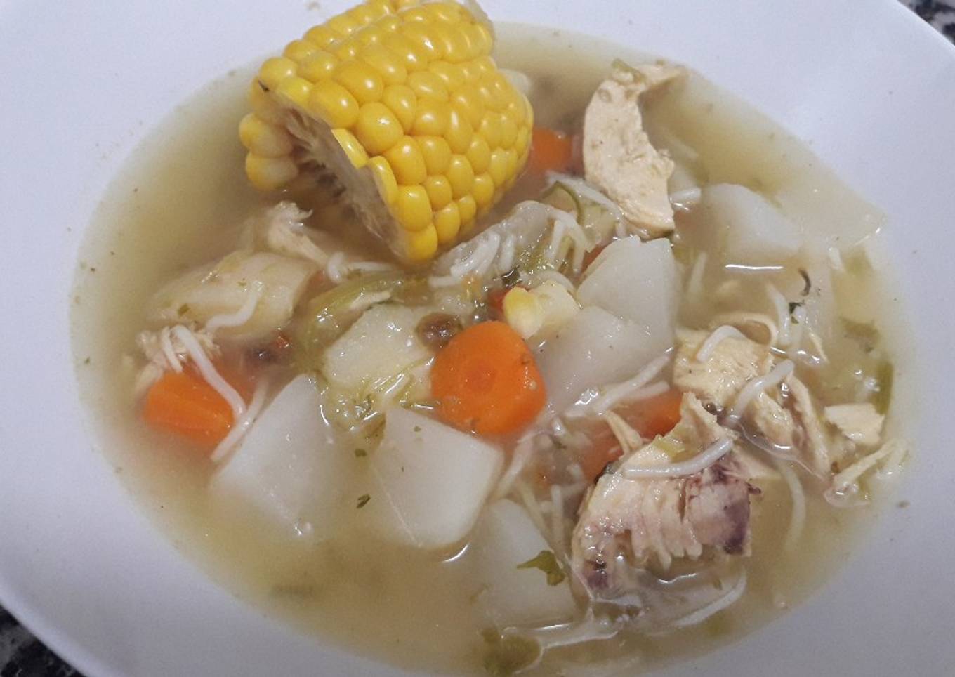 Sopa de Pollo y verduras