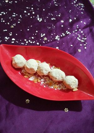 A picture of Oats Jaggery Laddoo.