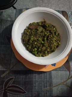 पालक मटर मिक्स सब्जी (palak matar mix sabji recipe in Hindi) रेसिपी मुख्य फोटो