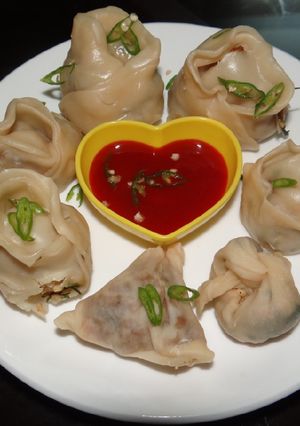 A picture of Momos.