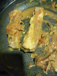 Una foto de Costillas de res en salsa de vegetales