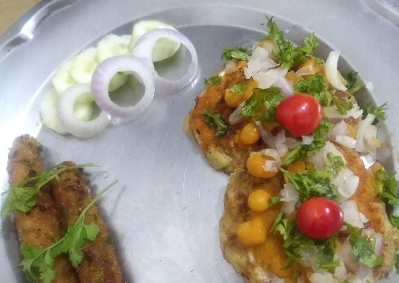 Aloo tikki with potato-suji fingers