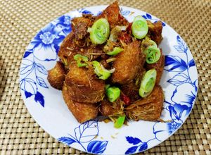 Hình của món Sườn non chay ram sả ớt.