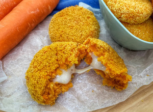 Foto di Medaglioni di carote con cuore filante, senza glutine, cotti in Airfryer