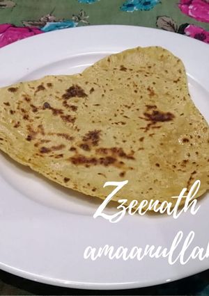 A picture of Tawa Teenkoni Rotis or Triangular Rotis.