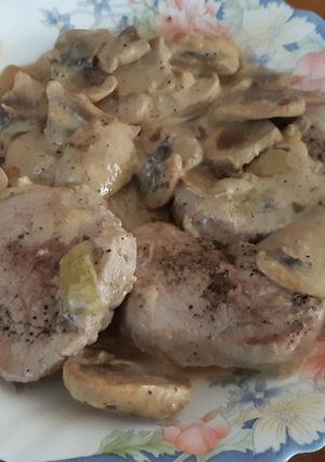 Foto principal de Solomillo de cerdo con champiñones a la pimienta