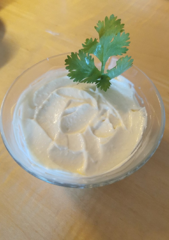 Una foto de Salsa alioli