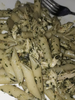 Una foto de Pastas cortas al pesto
