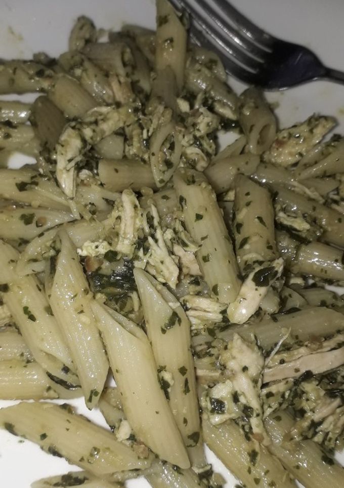 Una foto de Pastas cortas al pesto