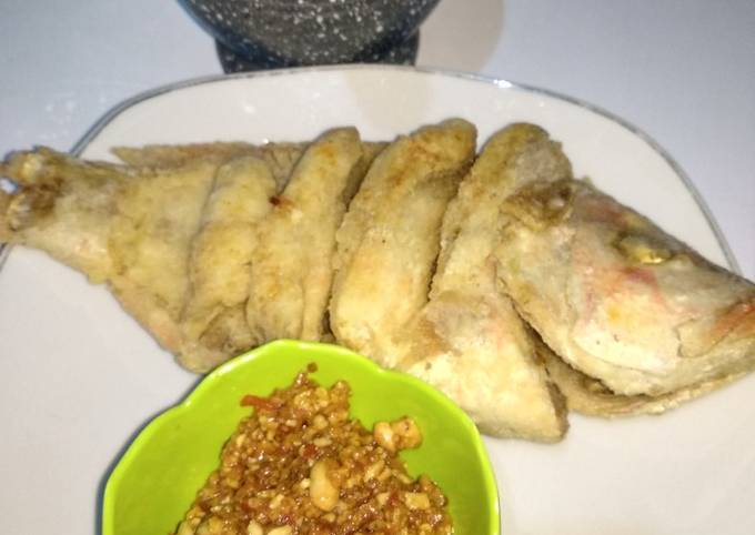 Ikan fillet kipas sambel kacang geprek