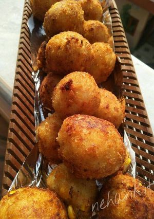A picture of Cheesy corn balls.