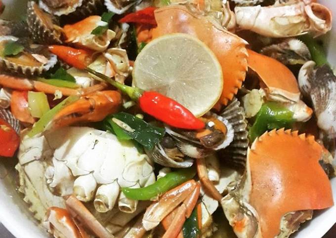 Kepiting remaja n kerang saus tiram