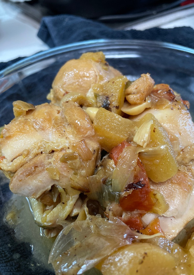 Una foto de Pollo con manzana y canela