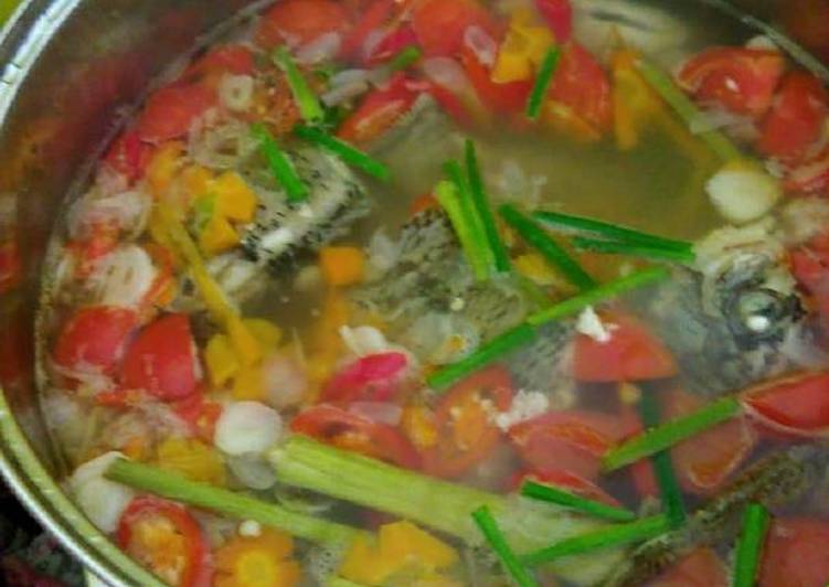 Bagaimana Menyiapkan Sup Ikan Nila yang Menggugah Selera