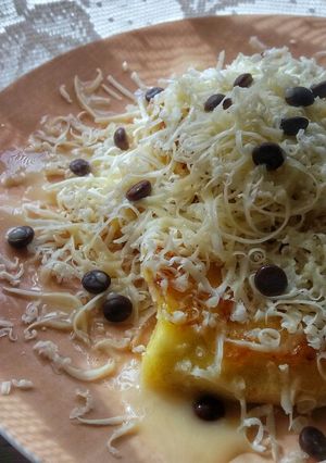 A picture of Pisang Keju / Banana and Cheese.