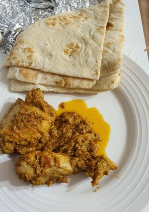 A picture of Resturant style chicken karahi.