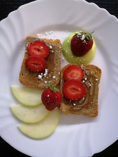 Φωτογραφία της συνταγής Πρωινό ή δεκατιανό 🍓🍯🍏