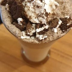 A picture of Oreo milk shake.