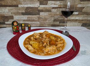 Una foto de Guiso de arroz con pollo