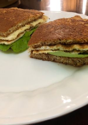 صورة لوصفة ساندوتش أومليت البيض (البيض المقلي) 💙😋