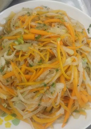 Hình của món Su hào xào cà rốt.