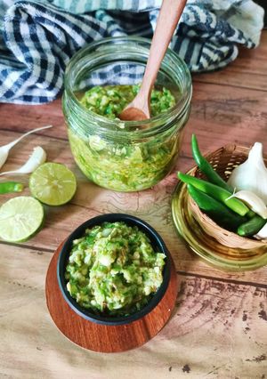 हरी मिर्च की तीखी चटनी Hari Mirch Ki Teekhi Chutney रेसिपी मुख्य फोटो