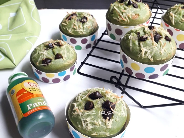 Langkah Mudah untuk Membikin Resep  Muffin pisang pandan yang Bikin Ngiler, Enak