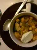 Sopa de tortilla con garbanzos