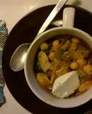 Sopa de tortilla con garbanzos