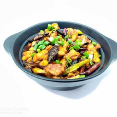 A picture of Kung pao chicken.