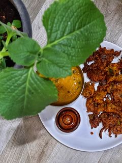 ஓமவல்லி வெங்காய பக்கோடா செய்முறை முக்கிய புகைப்படம்
