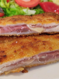 Una foto de Cachopo de lomo de cerdo
