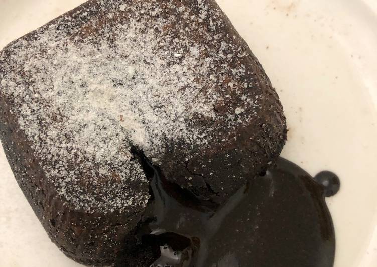 Bagaimana Menyiapkan Chocolava (molten chocolate cake) yang Enak Banget