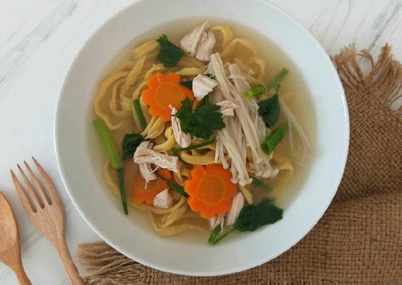 Mie Sop Ayam Jamur Enoki