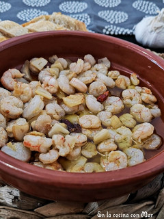 Una foto de Gambas al ajillo