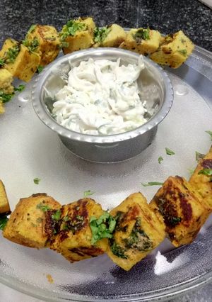 A picture of Tandoori Khaman (Khaman made in Microwave with a twist).