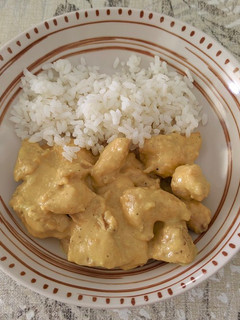 Una foto de Pollo a la miel mostaza con arroz