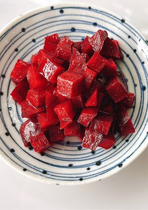 Hình của món Củ dền ngâm chua ngọt.