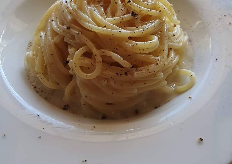 Recipe of Super Quick Homemade Spaghetti Cacio e Pepe