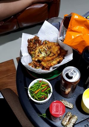 A picture of Vegetable Fritters (Bakwan Goreng).