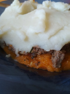 Una foto de Pastel de carne con puré mixto