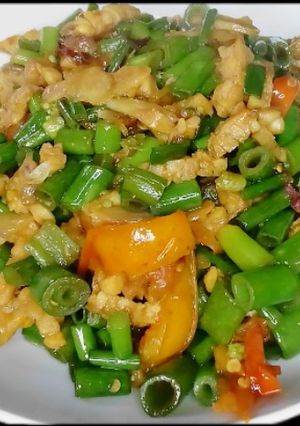 Foto resep Tumis bunga bawang dan tempe