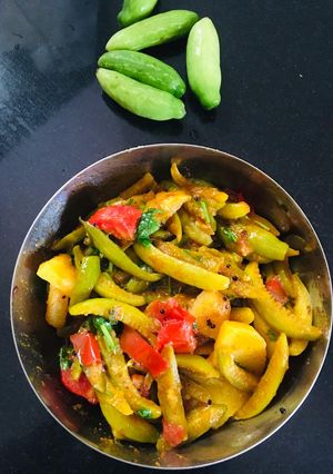 ટીંડોળા બટાકાનું શાક (Tindora Bataka Shak Recipe In Gujarati) રેસીપી મુખ્ય ફોટો