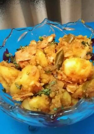 A picture of Khattay Aloo.
