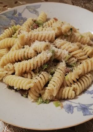O poză a rețetei Fusilli cu broccoli și cârnat de casă.